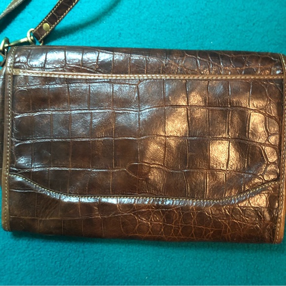 Alligator-Embossed Leather Fold-Over Crossbody Bag - Picture 4 of 9